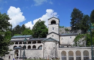 Два монастыря